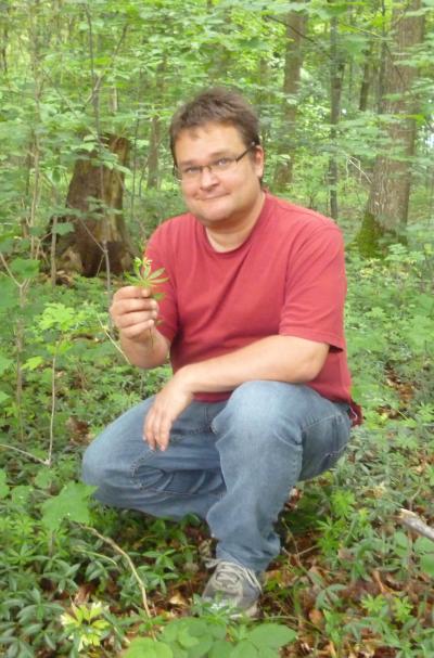 Fachberater Daniel Zügel im Wald